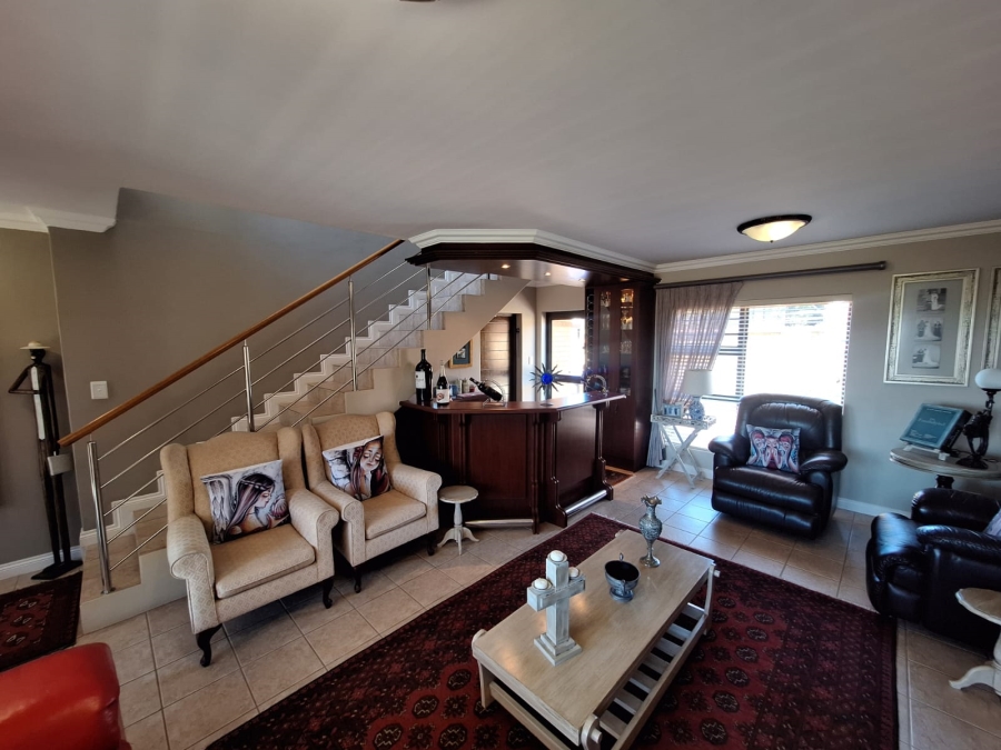 3 Bedroom Property for Sale in Wavecrest Eastern Cape